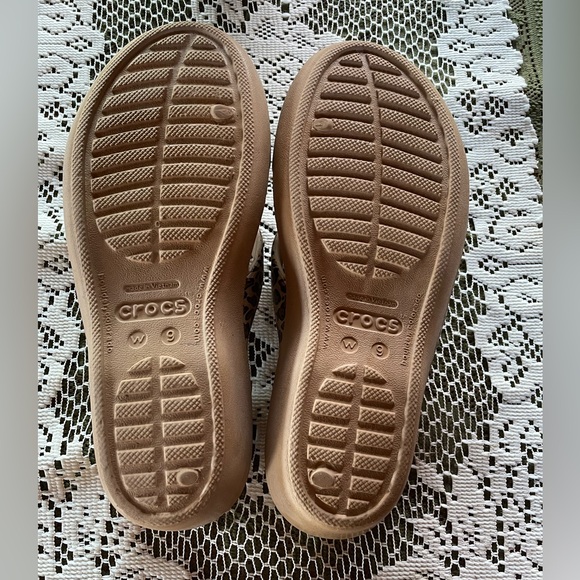 Crocs Sandals Patricia Strappy Wedge  Leopard Print Waterproof Slip-on Size 9 - Picture 7 of 8